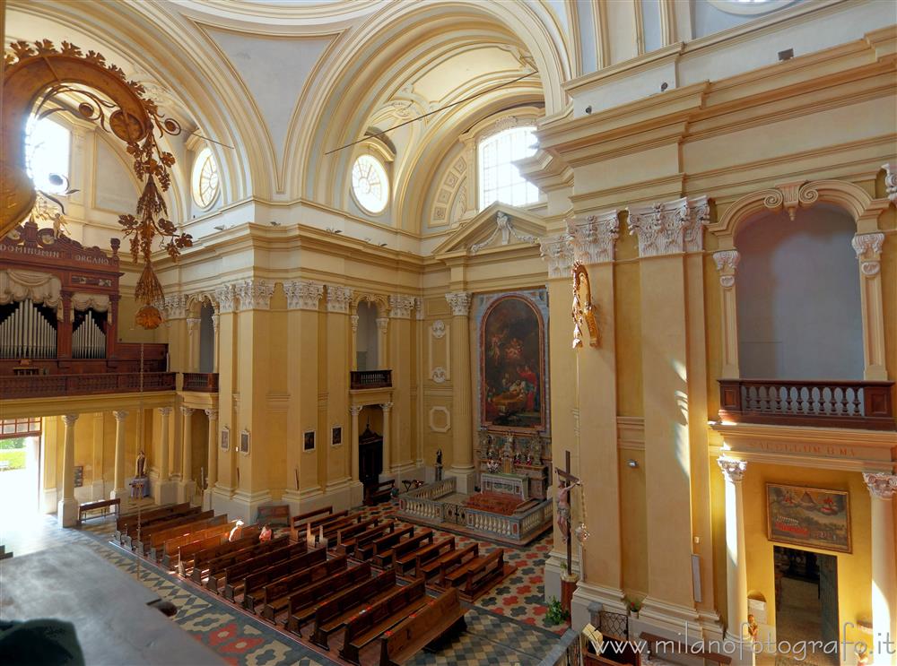 Graglia (Biella) - Interno della chiesa del santuario visto da un balcone interno